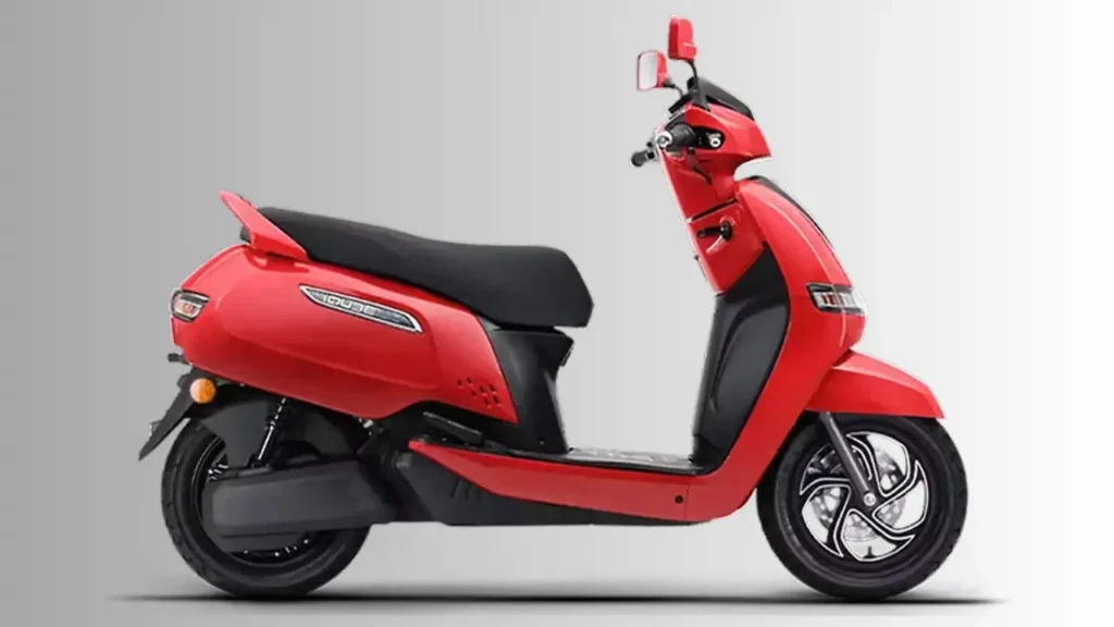 Jh EV Alfa R5 vs TVS iQube ST